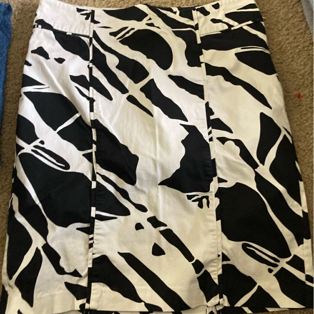 Womens Black and White Patterned New York & Company Skirt